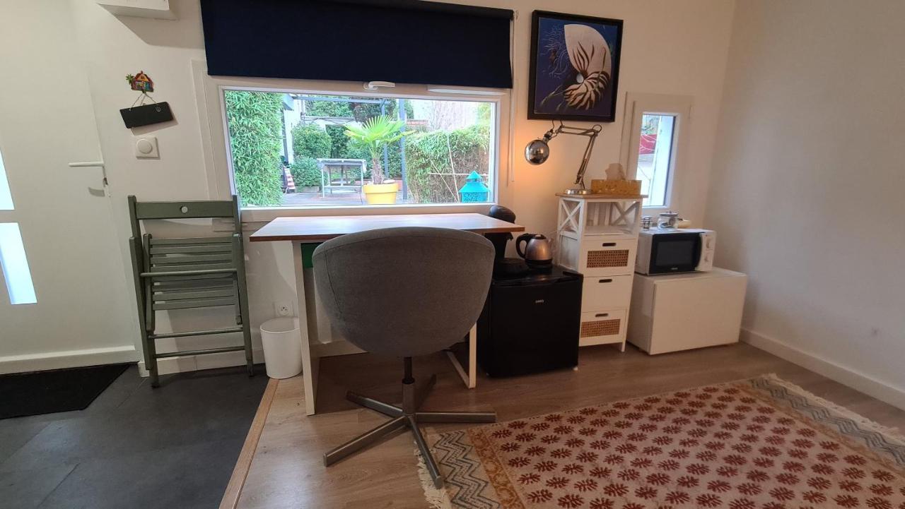Le Studio Dans Le Jardin. Rosny-sous-Bois Exteriör bild